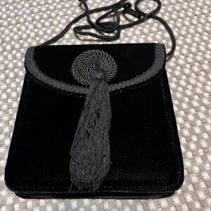 Elegant Black Velvet Tassel Crossbody Evening Purse